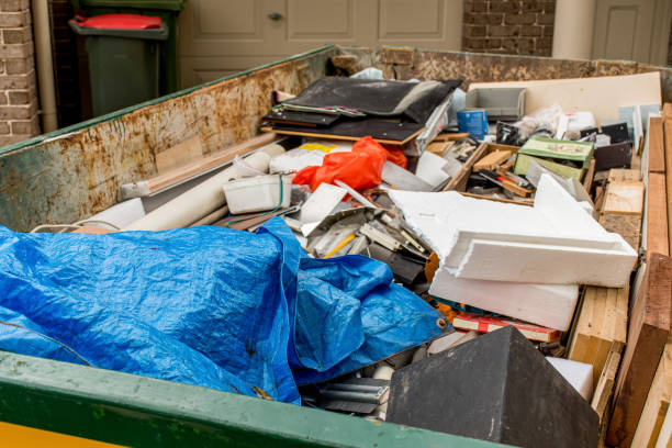 Best Construction Debris Removal  in Manitowoc, WI